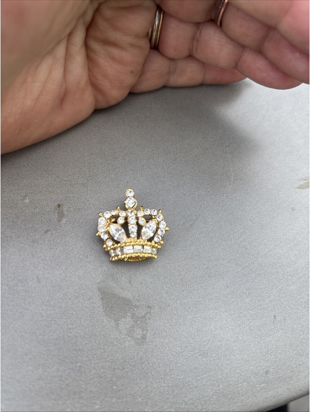 Queen crown brooch pin stunning diamonte gold silver plated broach royal designs
